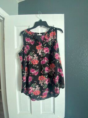 Maurices Atwood Sleeveless Black Pink Floral Sleeveless Top  Size Large